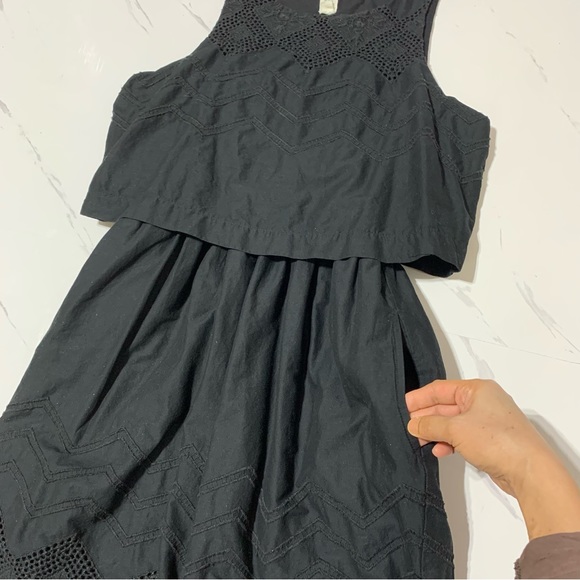 GAP Black Sleeveless Embroidered Details all over Size 2 - Picture 5 of 11